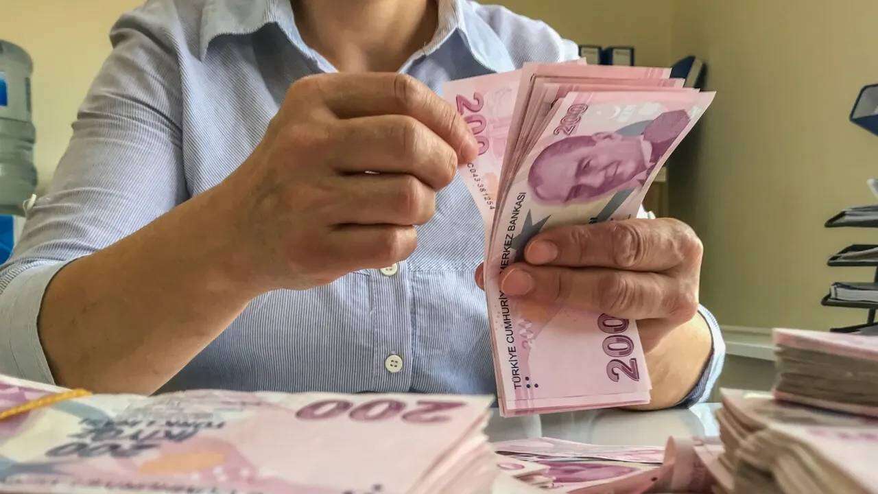 Erken emeklilik bekleyenlere SGK duyurusu: 48-52 yaş arası emeklilik hesabı değişiyor, prim gününüzü kontrol edin! 8